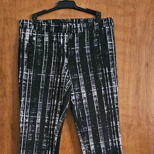 Banana Republic Sloan Black & White Ankle Pants Faux Leather Details Size 8